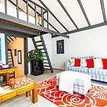 Saunders 2Bd Beach Cottage