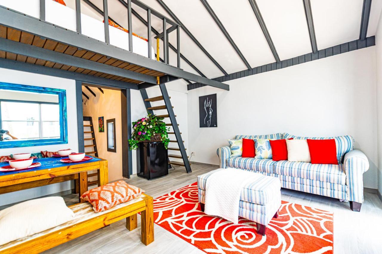 Saunders 2bd Holiday home Nassau